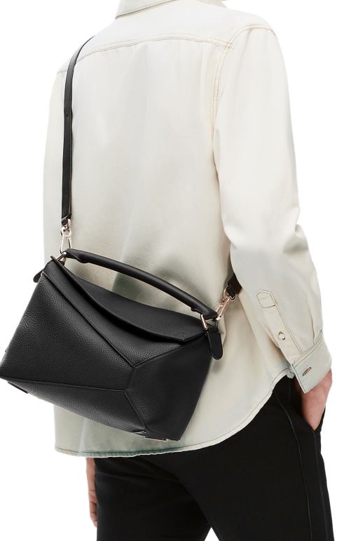 Loewe damarlı dana derisinden yapboz kenarlı çanta 02600540 erkekler siyah
