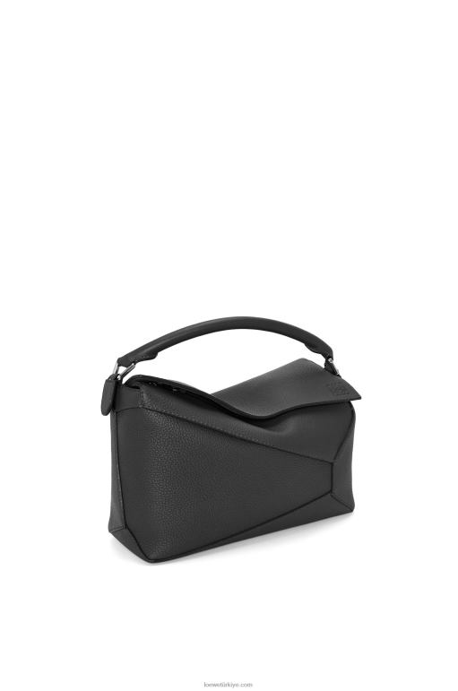 Loewe damarlı dana derisinden yapboz kenarlı çanta 02600540 erkekler siyah