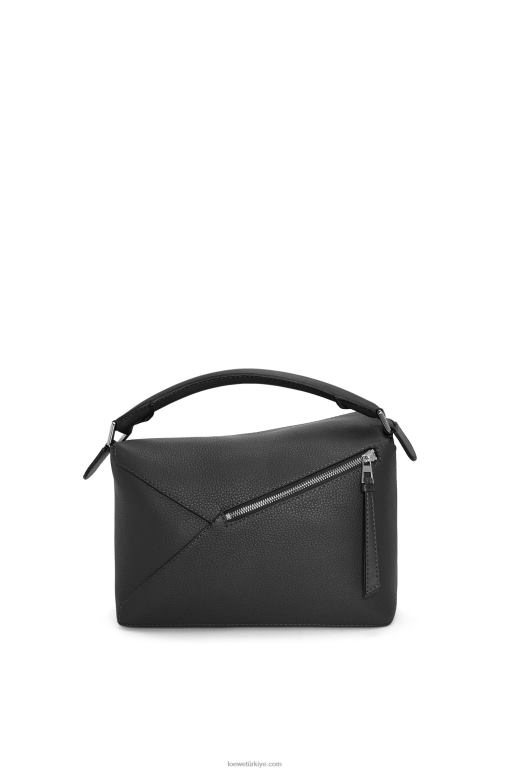Loewe damarlı dana derisinden yapboz kenarlı çanta 02600540 erkekler siyah
