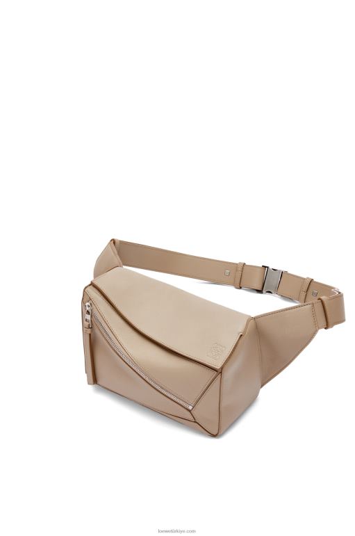 Loewe klasik dana derisinden küçük yapboz çanta 02600562 erkekler kum