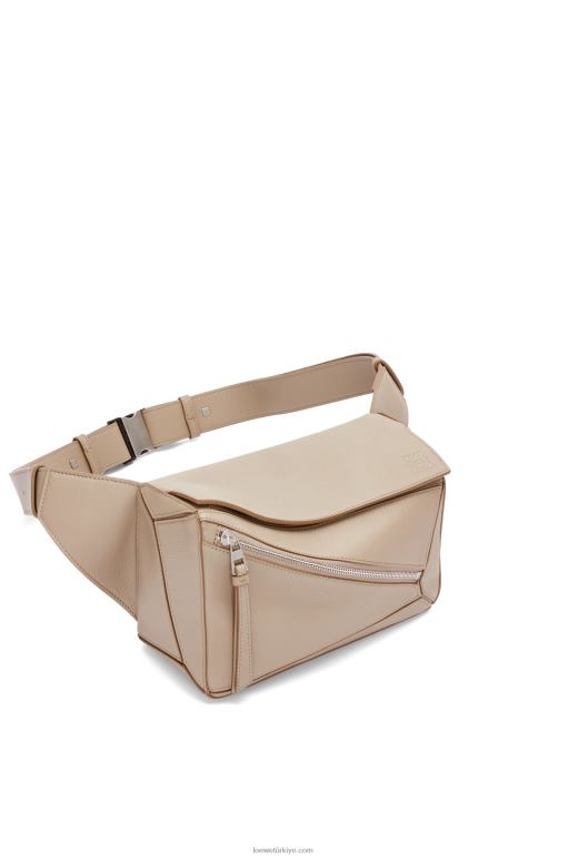 Loewe klasik dana derisinden küçük yapboz çanta 02600562 erkekler kum