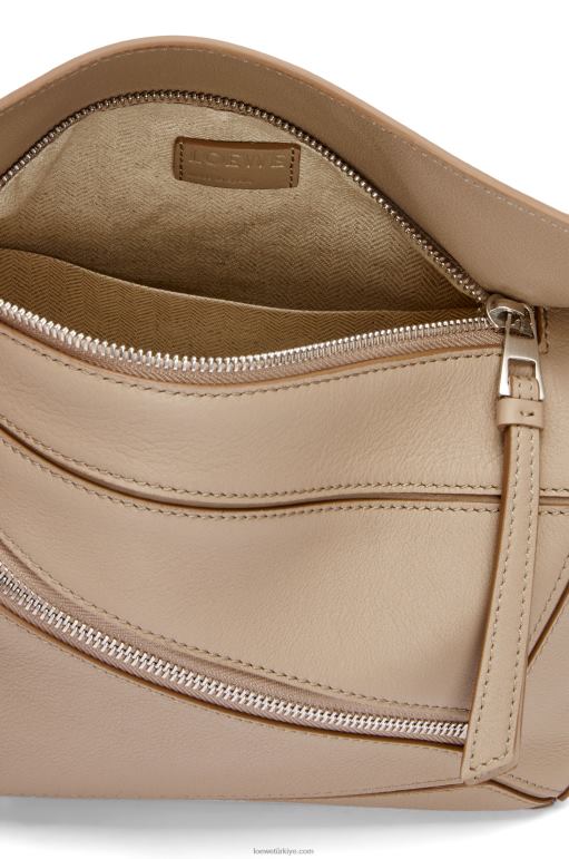 Loewe klasik dana derisinden küçük yapboz çanta 02600562 erkekler kum