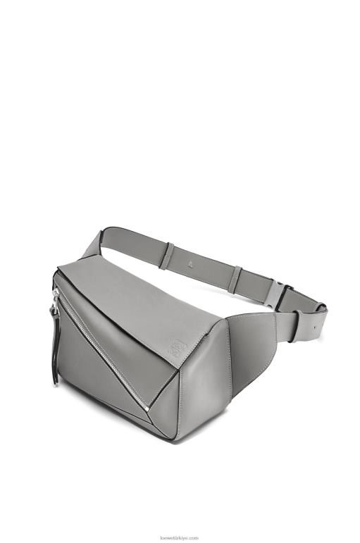 Loewe klasik dana derisinden küçük yapboz çanta 02600565 erkekler asfalt grisi