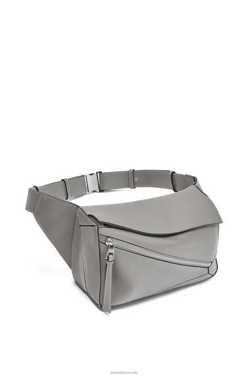 Loewe klasik dana derisinden küçük yapboz çanta 02600565 erkekler asfalt grisi