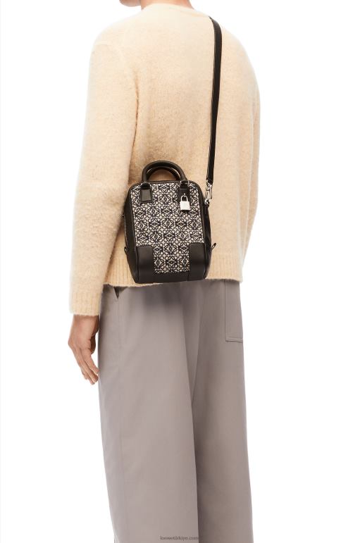 Loewe anagram jakarlı ve dana derisinde amazona 15 02600144 erkekler lacivert/siyah