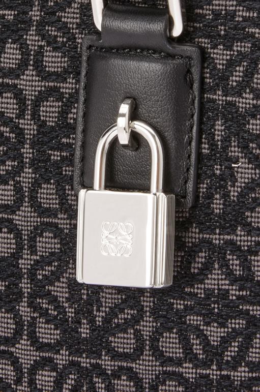 Loewe anagram jakarlı ve dana derisinde amazona 15 02600147 erkekler antrasit/siyah