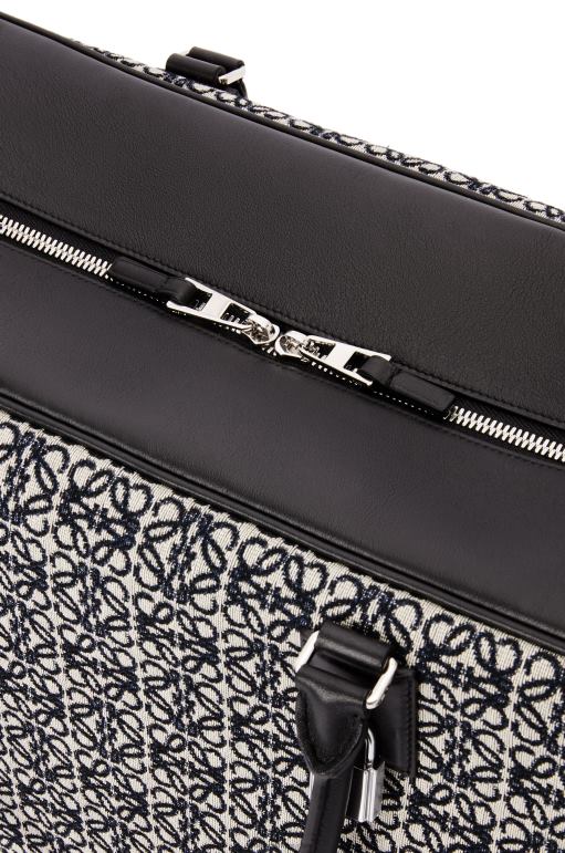Loewe anagram jakarlı ve dana derisinden amazona 44 çanta 02600149 erkekler lacivert/siyah