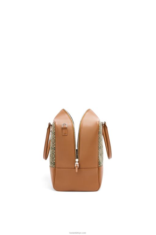 Loewe anagram jakarlı ve dana derisinden amazona 44 çanta 02600161 erkekler haki yeşili/ten rengi