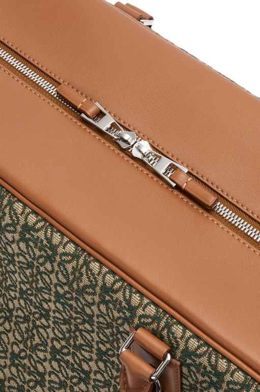 Loewe anagram jakarlı ve dana derisinden amazona 44 çanta 02600161 erkekler haki yeşili/ten rengi