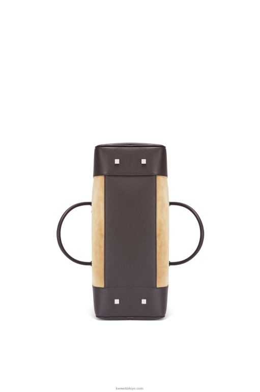 Loewe süet ve dana derisinden amazona 44 çanta 02600160 erkekler altın rengi/çikolata kahvesi