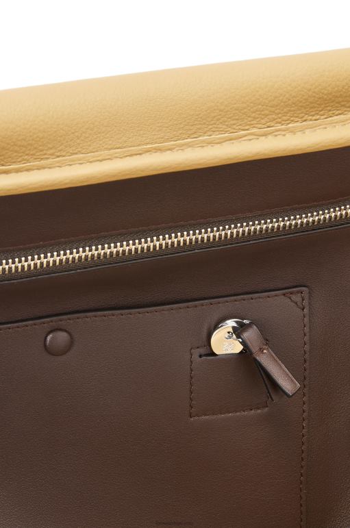 Loewe süet ve dana derisinden amazona 44 çanta 02600160 erkekler altın rengi/çikolata kahvesi