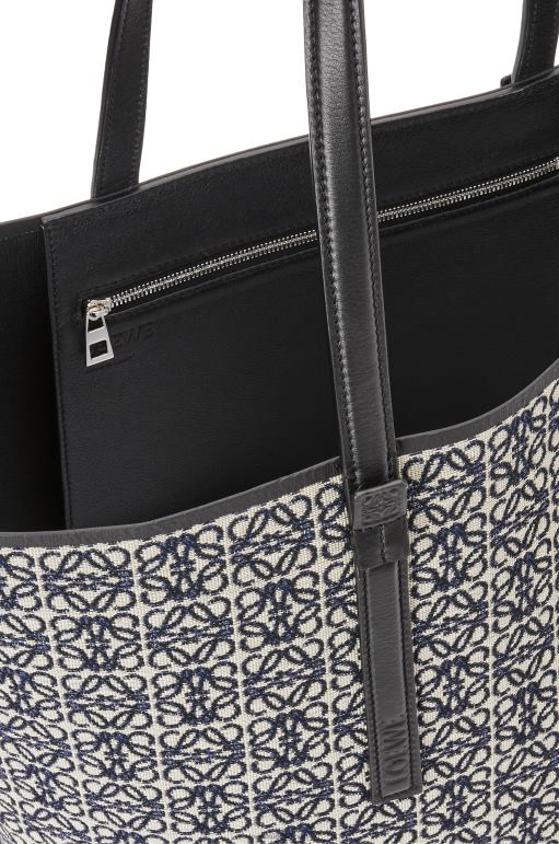Loewe t anagram jakarlı ve dana derisinden tote çanta 02600130 erkekler lacivert/siyah
