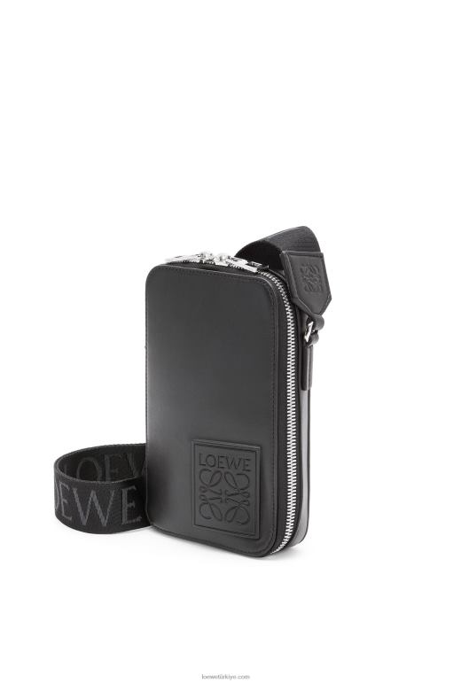 Loewe saten dana derisinden dikey çapraz cep 02600613 erkekler siyah