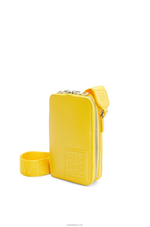 Loewe saten dana derisinden dikey çapraz cep 02600614 erkekler sarı