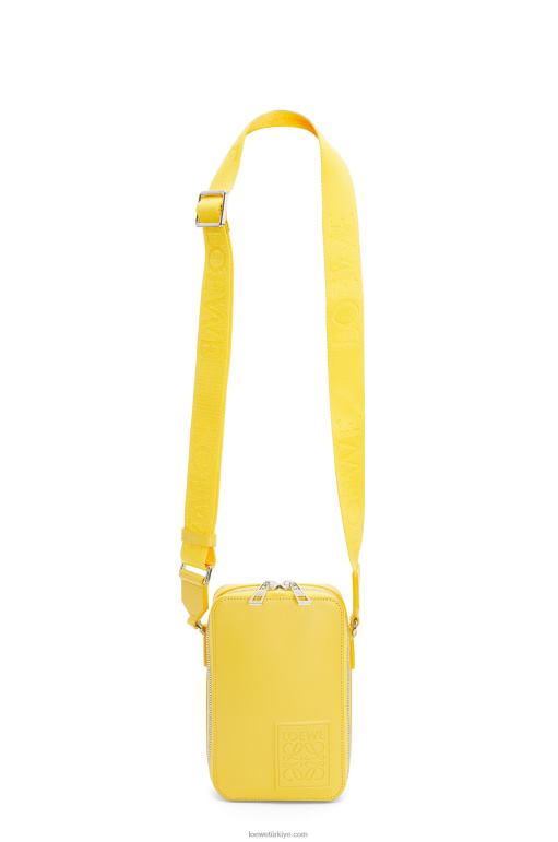 Loewe saten dana derisinden dikey çapraz cep 02600614 erkekler sarı