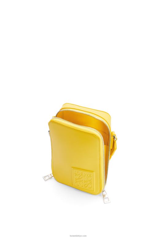 Loewe saten dana derisinden dikey çapraz cep 02600614 erkekler sarı