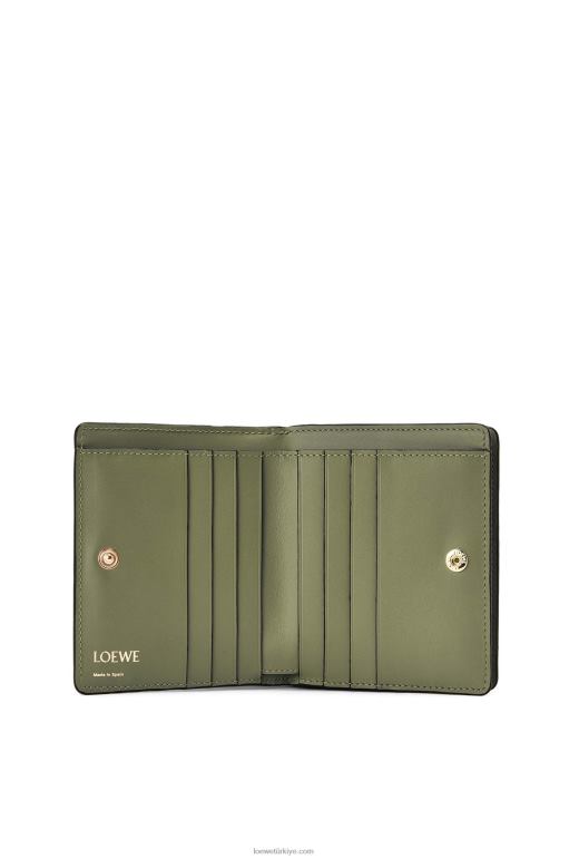 Loewe Kabartmalı ipek dana derisinden yinelenen kompakt fermuarlı cüzdan 026001278 kadınlar avokado yeşili
