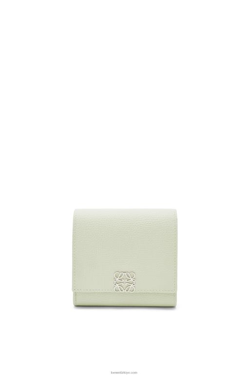 Loewe çakıl taneli dana derisinde anagram kompakt kapaklı cüzdan 026001233 kadınlar hafif seladonlar