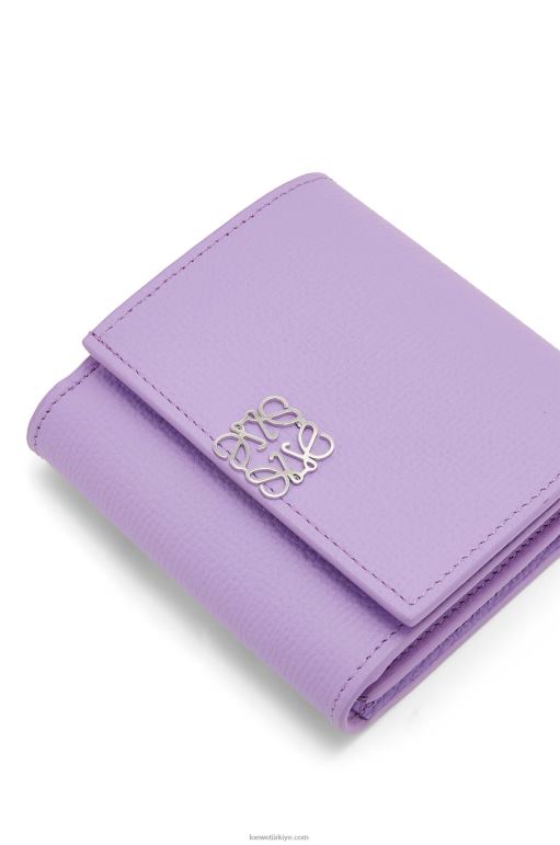 Loewe çakıl taneli dana derisinde anagram kompakt kapaklı cüzdan 026001236 kadınlar açık leylak rengi