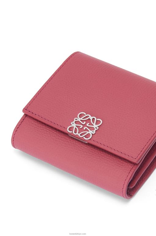 Loewe çakıl taneli dana derisinde anagram kompakt kapaklı cüzdan 026001239 kadınlar erik gülü