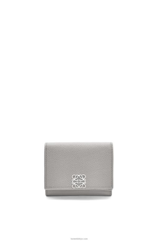 Loewe çakıl taneli dana derisinden anagram üç katlı cüzdan 026001206 kadınlar inci grisi