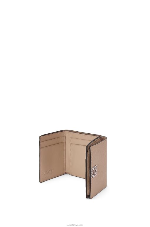 Loewe çakıl taneli dana derisinden anagram üç katlı cüzdan 026001214 kadınlar kum