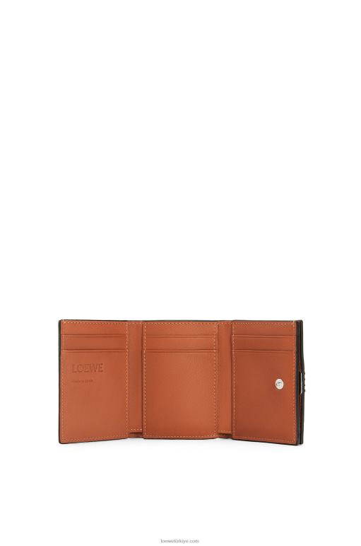 Loewe çakıl taneli dana derisinden anagram üç katlı cüzdan 026001230 kadınlar bronzlaşmak