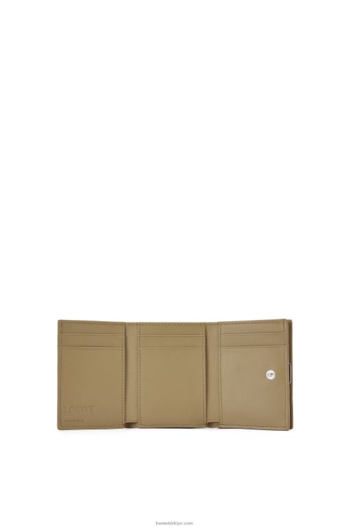 Loewe çakıl taneli dana derisinden anagram üç katlı cüzdan 026001290 kadınlar enginar yeşili