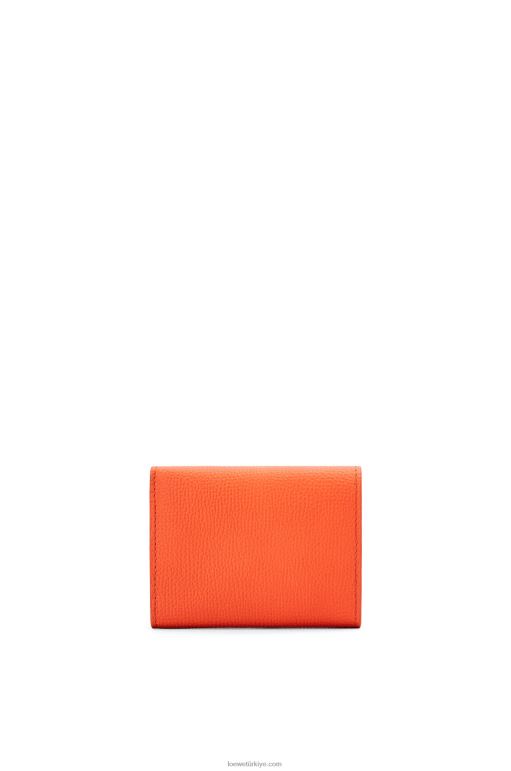 Loewe çakıl taneli dana derisinden anagram üç katlı cüzdan 026001293 kadınlar turuncu