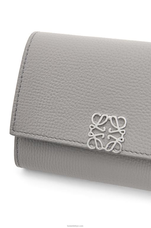 Loewe anagram çakıl taneli dana derisinden küçük dikey cüzdan 026001208 kadınlar inci grisi