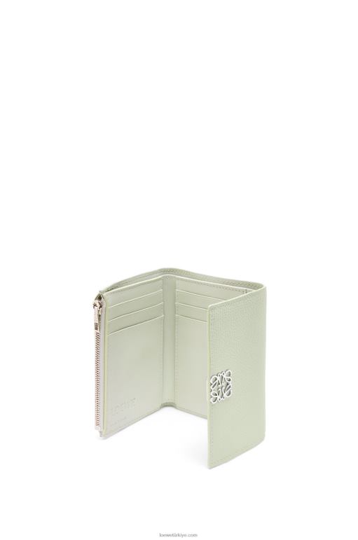 Loewe anagram çakıl taneli dana derisinden küçük dikey cüzdan 026001234 kadınlar hafif seladonlar
