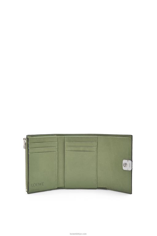 Loewe anagram çakıl taneli dana derisinden küçük dikey cüzdan 026001249 kadınlar biberiye