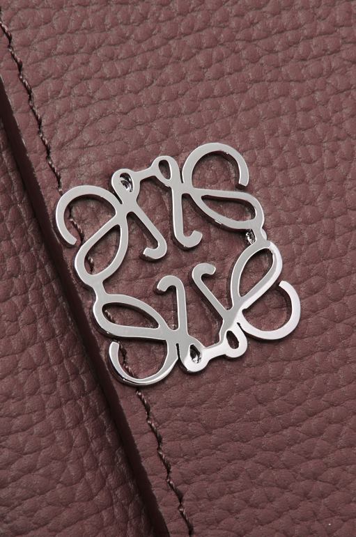 Loewe anagram çakıl taneli dana derisinden küçük dikey cüzdan 026001297 kadınlar bordo