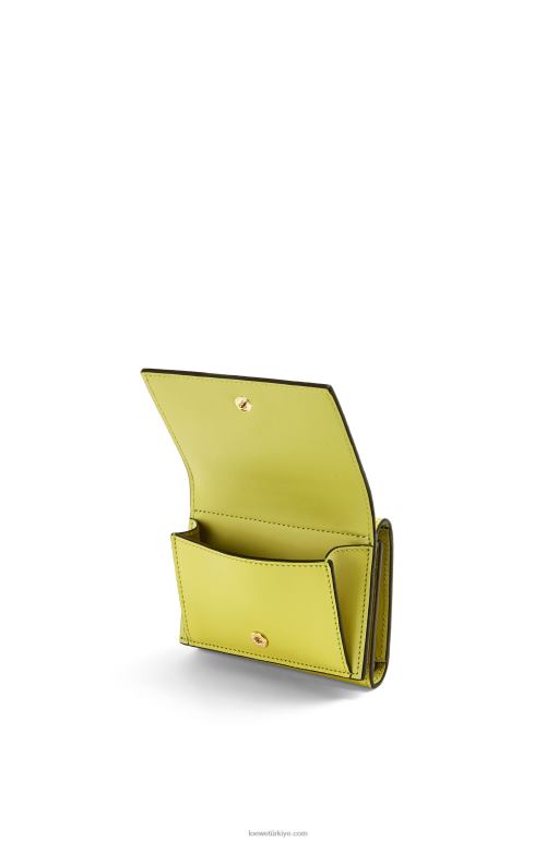 Loewe kabartmalı ipek dana derisinden tekrarlayan üç katlı cüzdan 026001317 kadınlar limon sarısı