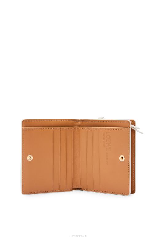 Loewe klasik buzağı ahtapot kompakt fermuarlı cüzdan 026001304 kadınlar açık beyaz