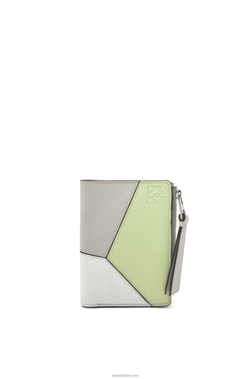 Loewe klasik buzağı bulmaca ince ikiye katlanır cüzdan 026001260 kadınlar kül grisi/açık seladonlar
