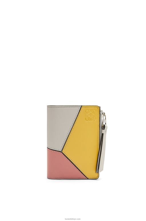 Loewe klasik buzağı bulmaca ince ikiye katlanır cüzdan 026001263 kadınlar hayalet/şeftali çiçeği