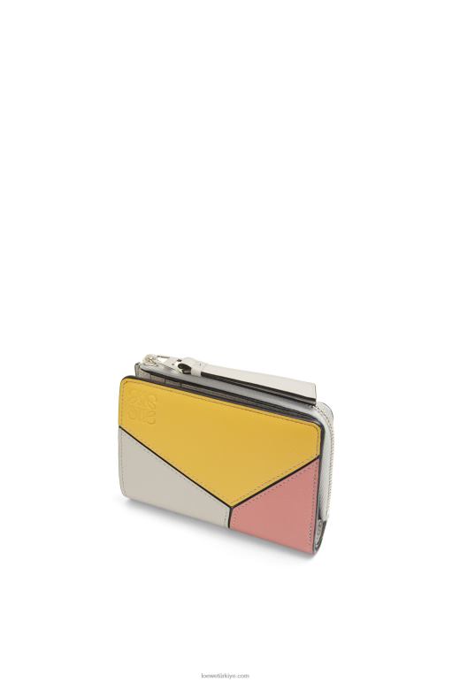 Loewe klasik buzağı bulmaca ince ikiye katlanır cüzdan 026001263 kadınlar hayalet/şeftali çiçeği