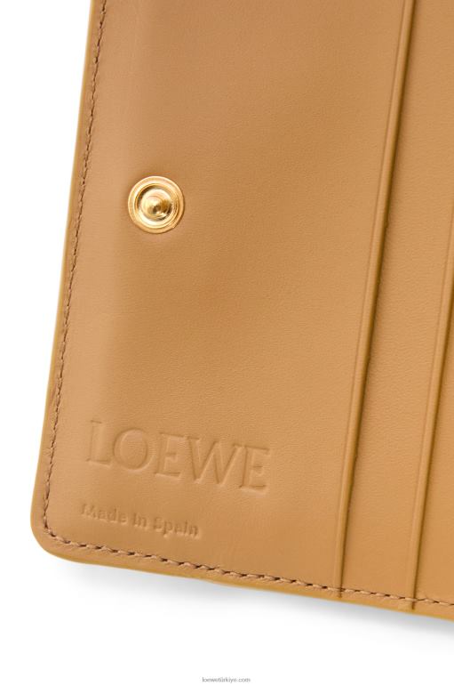 Loewe klasik dana derisinden yapboz kompakt fermuarlı cüzdan 026001212 kadınlar angora/tozlu bej