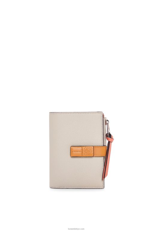 Loewe yumuşak damarlı dana derisinden ince fermuarlı ikiye katlanmış cüzdan 026001220 kadınlar hafif yulaf/bal