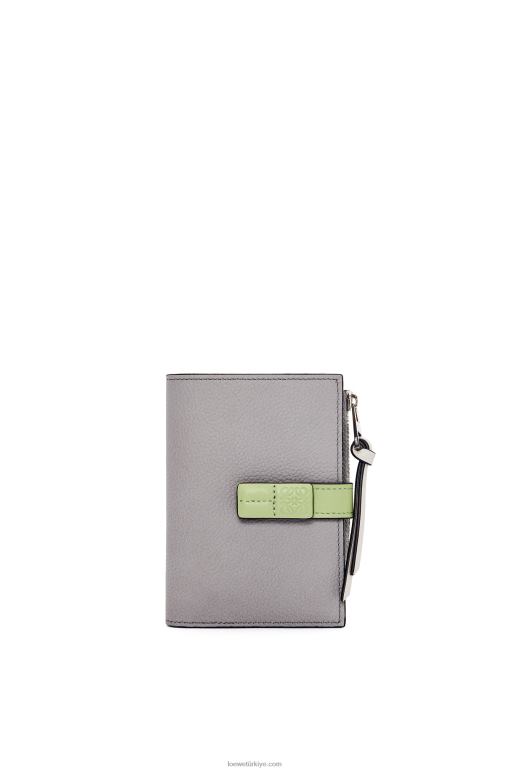Loewe yumuşak damarlı dana derisinden ince fermuarlı ikiye katlanmış cüzdan 026001251 kadınlar inci grisi/açık soluk yeşil