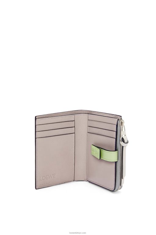 Loewe yumuşak damarlı dana derisinden ince fermuarlı ikiye katlanmış cüzdan 026001251 kadınlar inci grisi/açık soluk yeşil