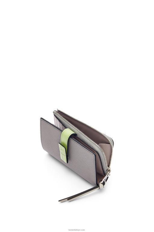 Loewe yumuşak damarlı dana derisinden ince fermuarlı ikiye katlanmış cüzdan 026001251 kadınlar inci grisi/açık soluk yeşil
