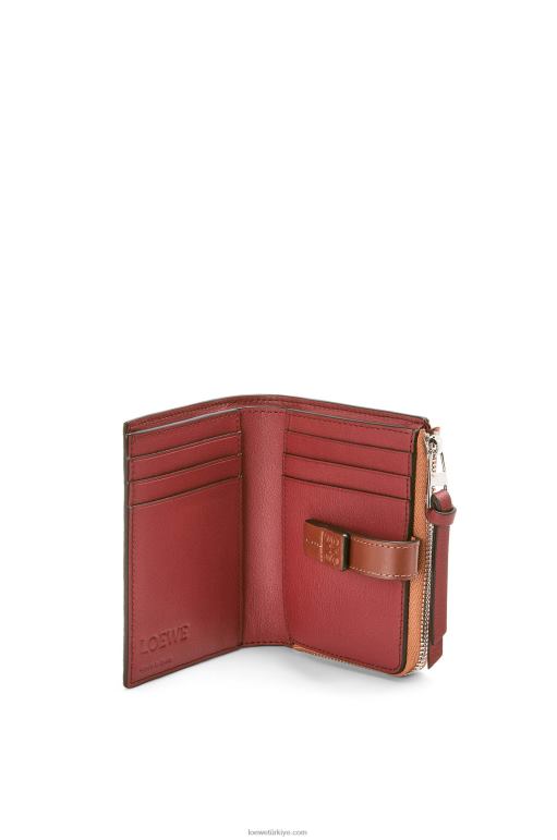 Loewe yumuşak damarlı dana derisinden ince fermuarlı ikiye katlanmış cüzdan 026001255 kadınlar hafif karamel/ceviz