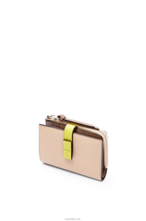 Loewe yumuşak damarlı dana derisinden ince fermuarlı ikiye katlanmış cüzdan 026001298 kadınlar çıplak/citronelle