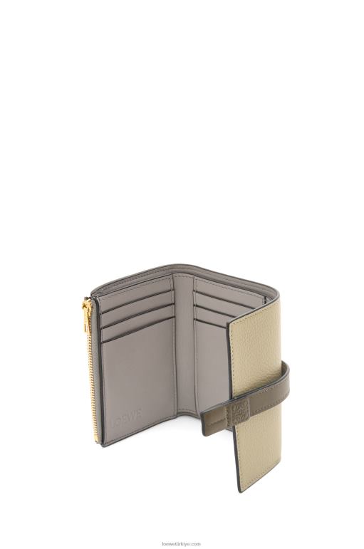 Loewe yumuşak damarlı dana derisinden küçük dikey cüzdan 026001210 kadınlar adaçayı yeşili/koyu haki yeşili