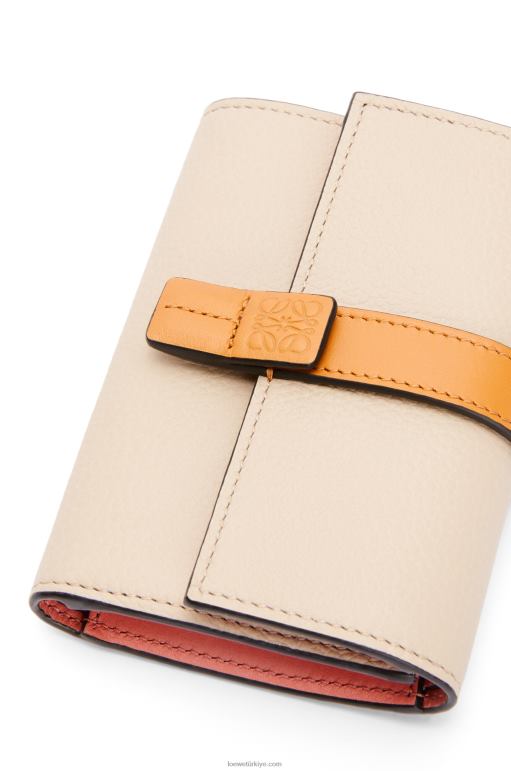 Loewe yumuşak damarlı dana derisinden küçük dikey cüzdan 026001221 kadınlar hafif yulaf/bal