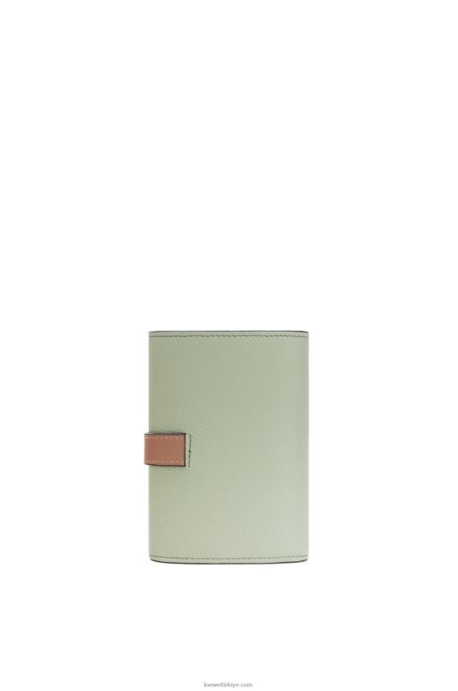 Loewe yumuşak damarlı dana derisinden küçük dikey cüzdan 026001225 kadınlar biberiye/tan
