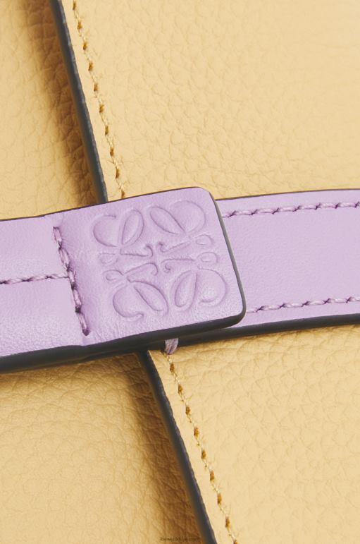 Loewe yumuşak damarlı dana derisinden küçük dikey cüzdan 026001267 kadınlar koyu tereyağı/leylak rengi