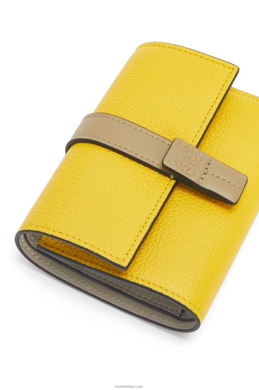 Loewe yumuşak damarlı dana derisinden küçük dikey cüzdan 026001282 kadınlar sarı/kil yeşili